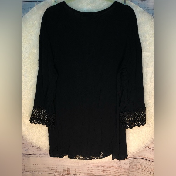 VENUS Black Swim Coverup with Elegant Design Medium NWOT - Picture 9 of 14